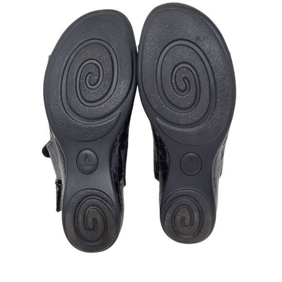 Clarks Artisan Sandals Womens size 8.5M Black Patent Leather Strappy Slingback - Picture 7 of 9